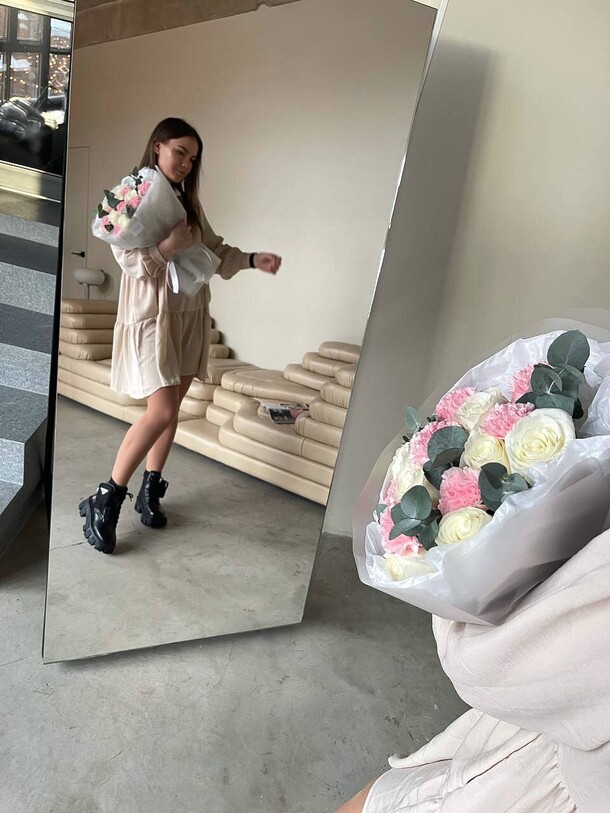 Букет цветов Гвоздичный проуд за 5900₽ с доставкой в Москве от Monomi flowers на Flawery