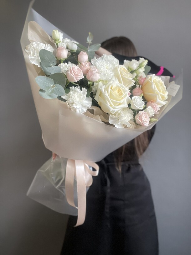 Букет цветов Vanilla за 6500₽ с доставкой в Москве от Monomi flowers на Flawery