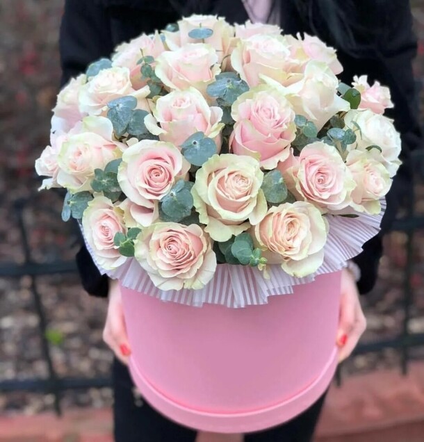 Букет цветов Свит за 12489₽ с доставкой в Москве от FLOWER BASE на Flawery