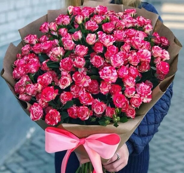Букет цветов Виолетта за 20329₽ с доставкой в Москве от FLOWER BASE на Flawery