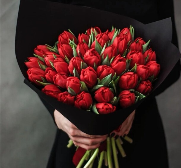 Букет цветов Тюльпаны за 14704₽ с доставкой в Москве от FLOWER BASE на Flawery