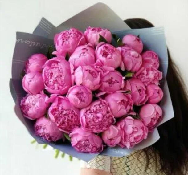 Букет цветов Пиономания за 24945₽ с доставкой в Москве от FLOWER BASE на Flawery