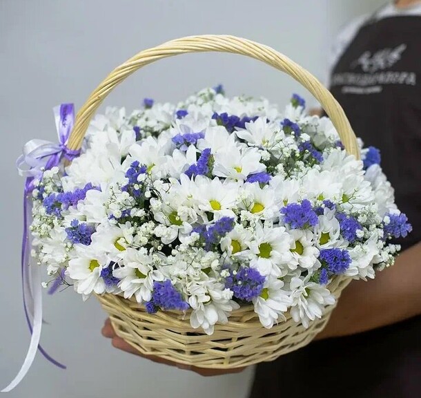 Букет цветов Мирабель за 13444₽ с доставкой в Москве от FLOWER BASE на Flawery