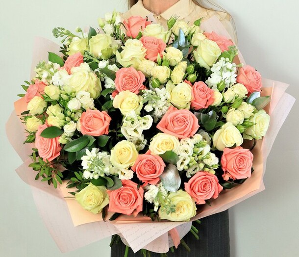 Букет цветов Желанная женщина за 22605₽ с доставкой в Москве от FLOWER BASE на Flawery