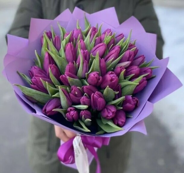Букет цветов Фиалка за 13837₽ с доставкой в Москве от FLOWER BASE на Flawery