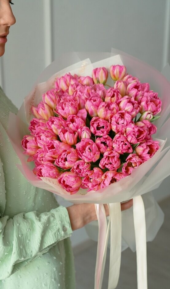 Букет цветов Тюльпаны розовые за 14560₽ с доставкой в Москве от FLOWER BASE на Flawery