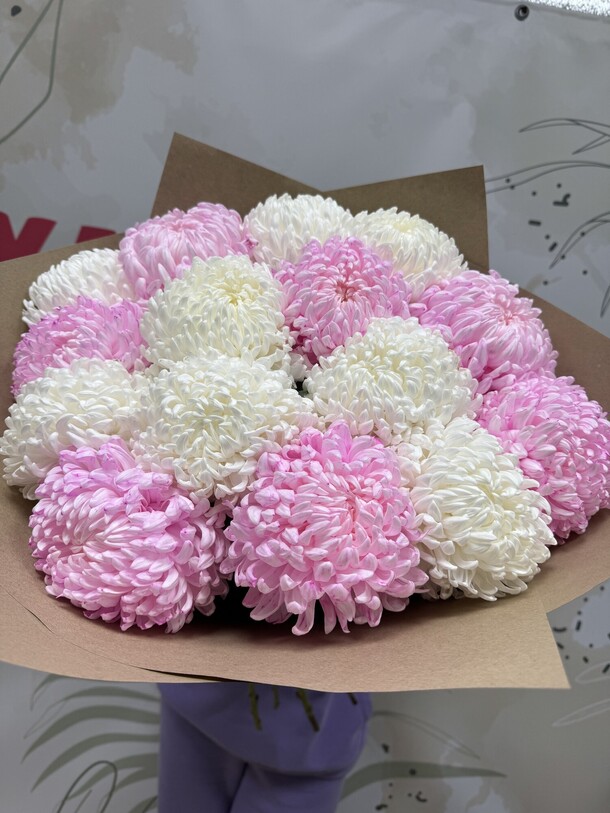 Букет цветов 15 крымских хризантем за 9080₽ с доставкой в Москве от Natali flowers на Flawery