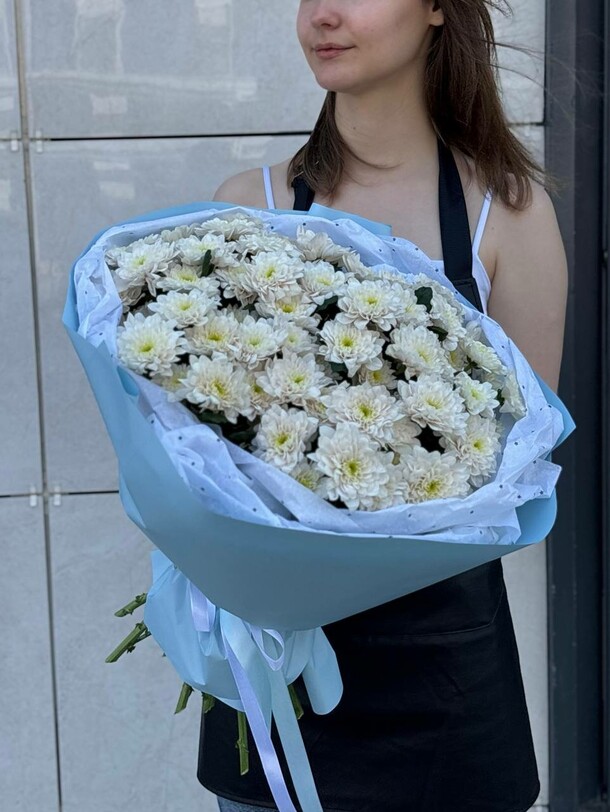 Букет хризантем за 6990₽ с доставкой в Москве от Flora K на Flawery