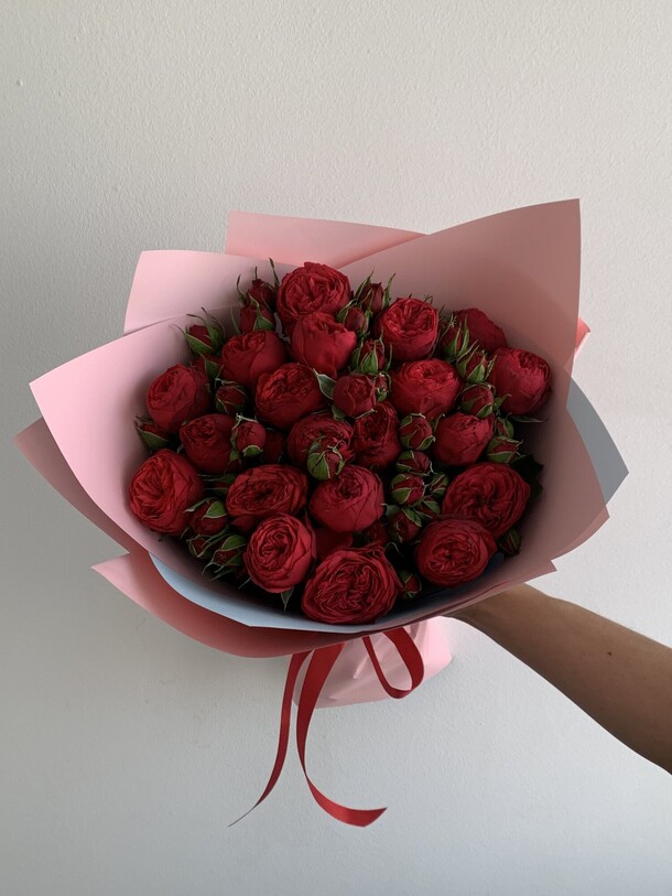 Букет цветов Шикарный букет из пионовидных роз 😍 за 9196₽ с доставкой в Москве от Mosbuketik Мосбукетик на Flawery