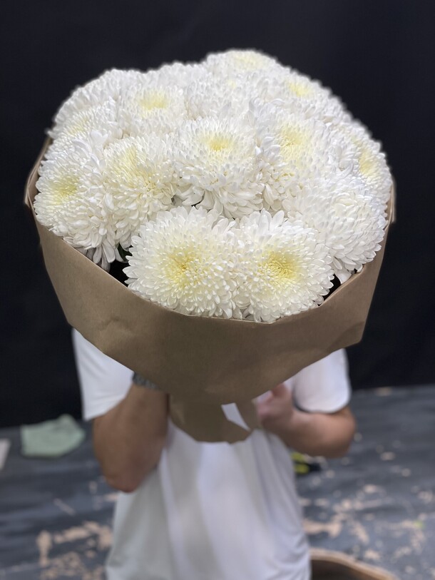 Букет из 15 хризантемы за 7590₽ с доставкой в Москве от FlowerPatio Цветочный патио на Flawery
