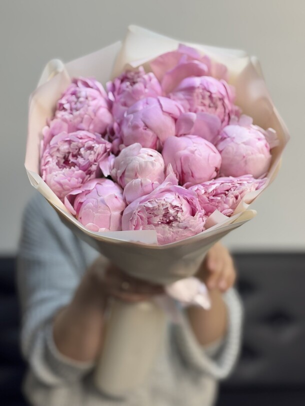Букет из 11 пионов 😍😍 за 3999₽ с доставкой в Москве от FlowerPatio Цветочный патио на Flawery