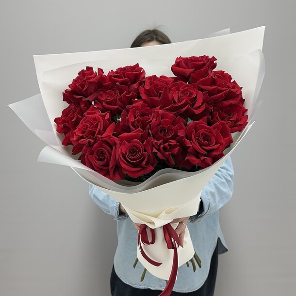 Букет из французских роз за 9800₽ с доставкой в Москве от Boom Bouquet на Flawery