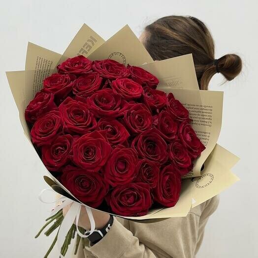 Букет из 25 красных роз за 7490₽ с доставкой в Москве от Boom Bouquet на Flawery
