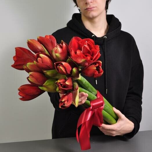 Букет цветов Амариллис, 7 штучек за 8400₽ с доставкой в Москве от Королевство праздника на Flawery