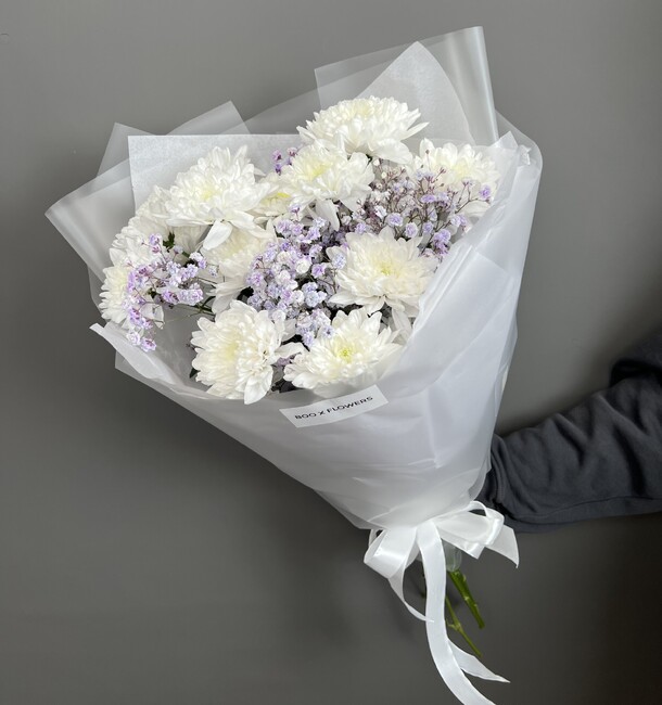 Букет кустовых хризантем с гипсофилой за 3960₽ с доставкой в Москве от Iflora на Flawery
