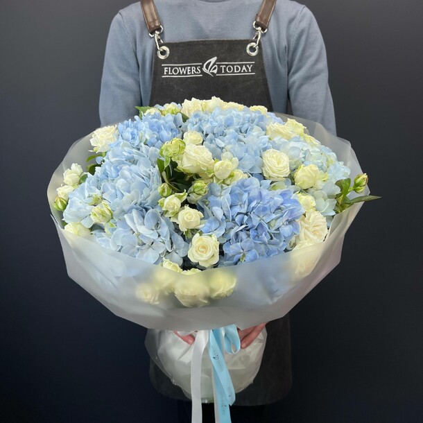 Букет голубое небо за 14990₽ с доставкой в Москве от "Цветы Сегодня" - FlowersToday на Flawery