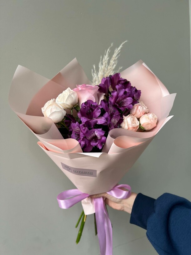 Сборный букет с сухоцветами и кустовой розой ft511, артикул F1159221 - 3500 рублей, доставка по городу. Flawery - доставка цветов