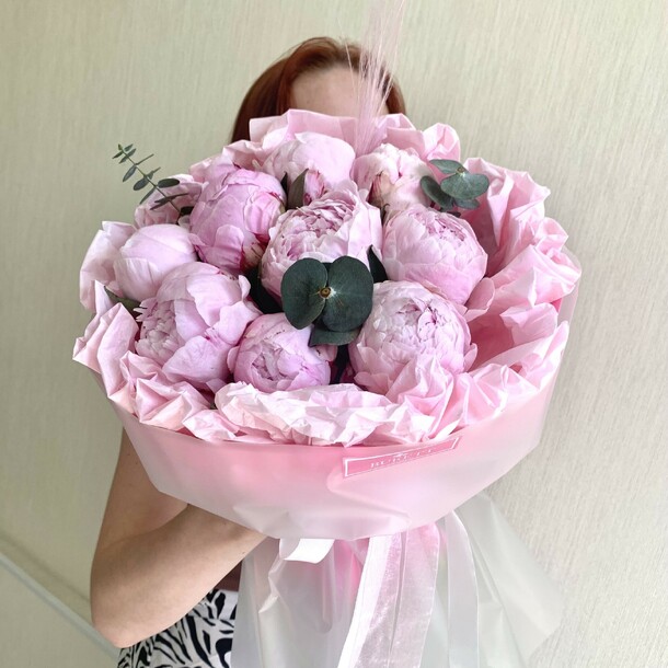 Букет из зефирных пионов за 5320₽ с доставкой в Москве от BUKETT на Flawery
