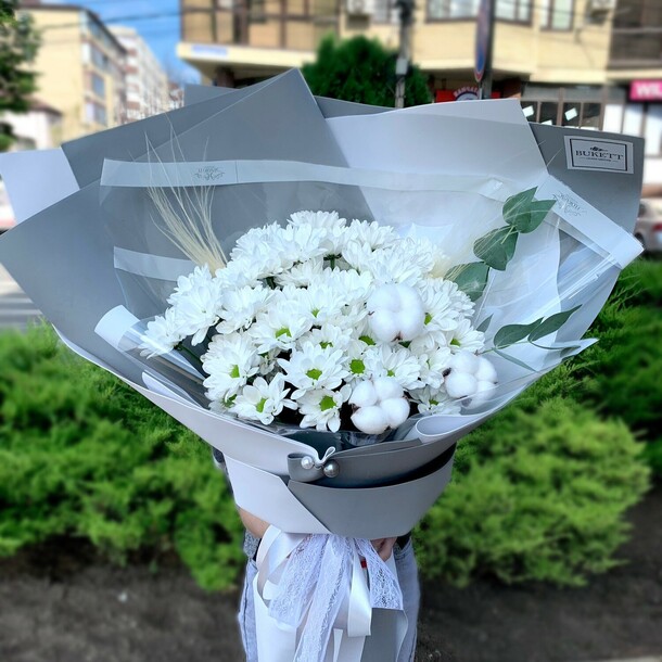 Букет гигант из белоснежной хризантемы за 4140₽ с доставкой в Москве от BUKETT на Flawery