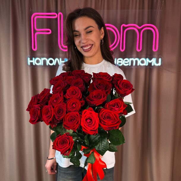 Букет цветов Красные розы ароматные за 5469₽ с доставкой в Москве от FLOOM на Flawery