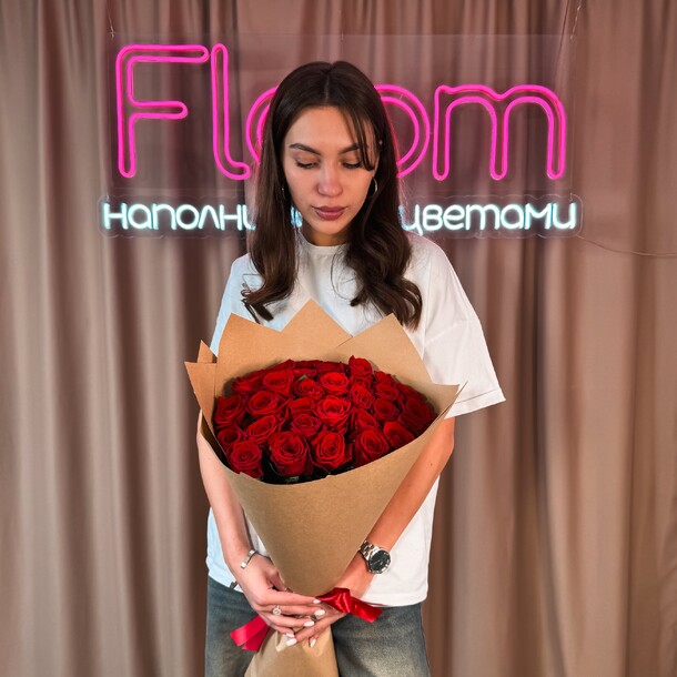 Букет цветов Красные ароматные розы за 5075₽ с доставкой в Москве от FLOOM на Flawery