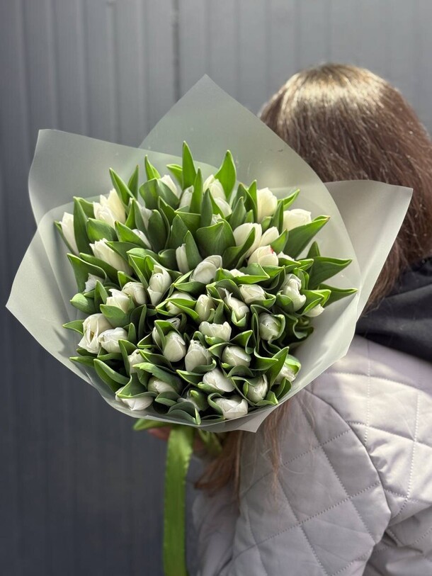 Букет цветов Тюльпаны белые 49шт за 14900₽ с доставкой в Москве от Spring-sunflowers на Flawery