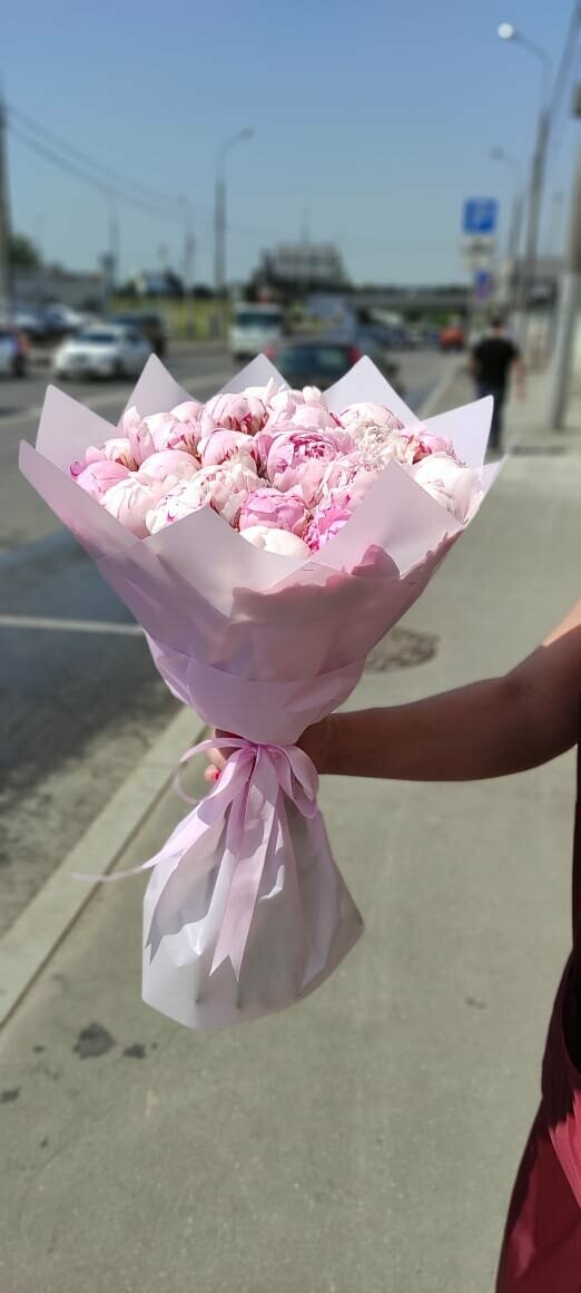 Монобукет "my lovely peonies"💕, артикул F1067575 - 11616 рублей, доставка по городу. Flawery - доставка цветов