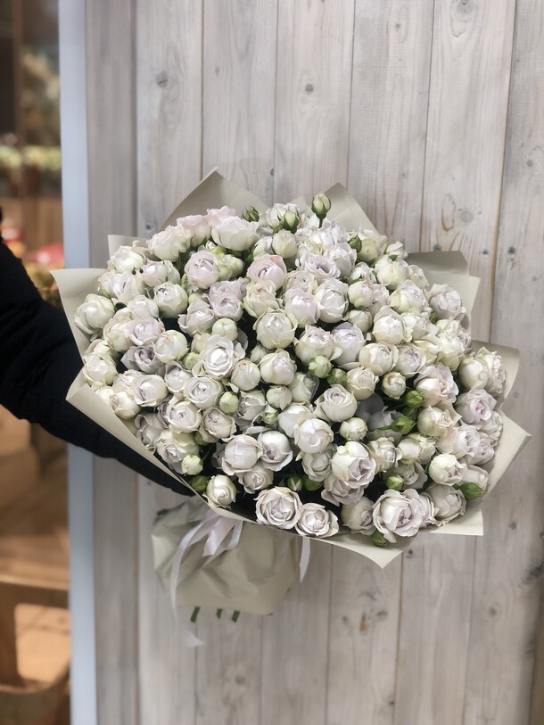 Букет цветов Монобукет « silver bubbles “ за 8591₽ с доставкой в Москве от FlorMarket.RU-Флормаркет.РФ на Flawery