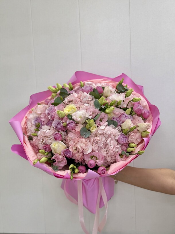 Букет цветов Неона за 12970₽ с доставкой в Москве от FlorMarket.RU-Флормаркет.РФ на Flawery