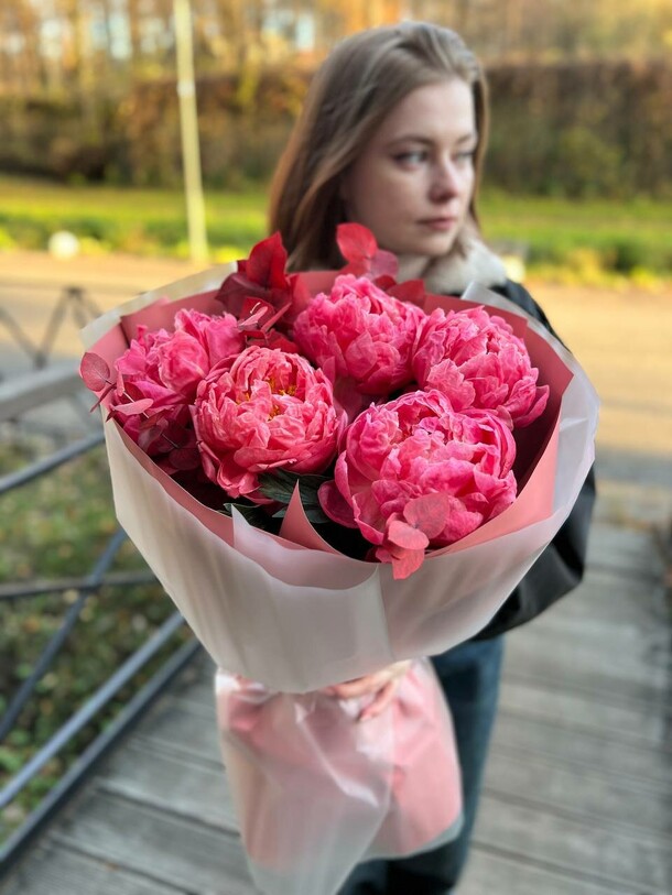 Коралловые пионы, артикул F1410030 - 5200 рублей, доставка по городу. Flawery - доставка цветов