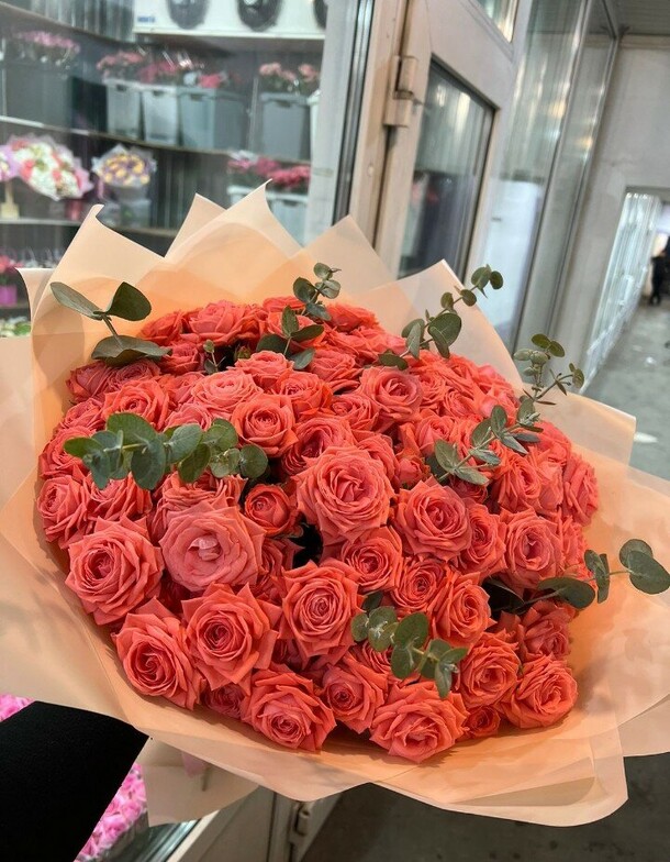 Букет кустовых роз за 12451₽ с доставкой в Москве от Букетная №1 на Flawery