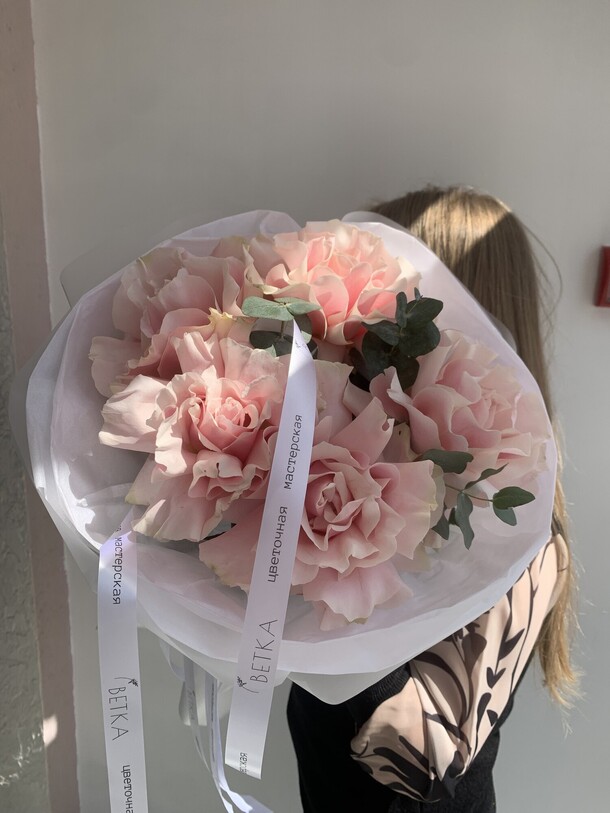 Букет с французскими розами за 4950₽ с доставкой в Москве от Ветка на Flawery