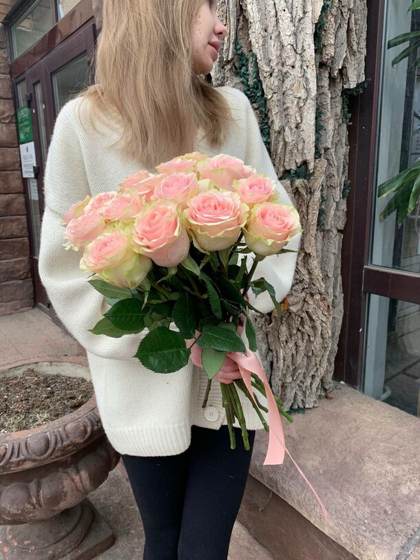 Букет розовой розы 15шт💕 букет 156 за 8950₽ с доставкой в Москве от Салон цветов FLORET на Flawery