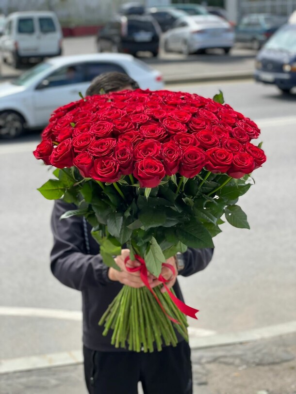 Букет цветов Интеллигент за 19950₽ с доставкой в Москве от Flowers heaven на Flawery