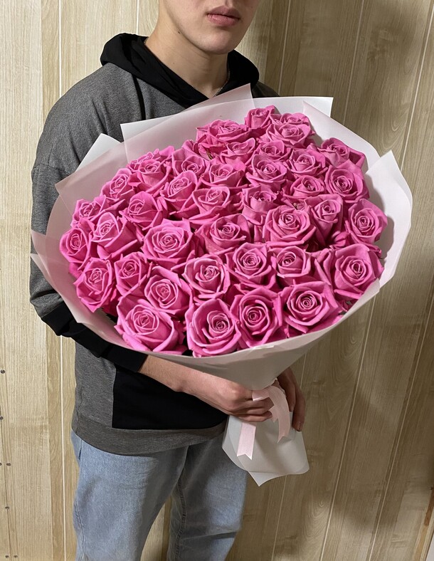 Букет цветов Розовые в белом за 11699₽ с доставкой в Москве от Flowers heaven на Flawery