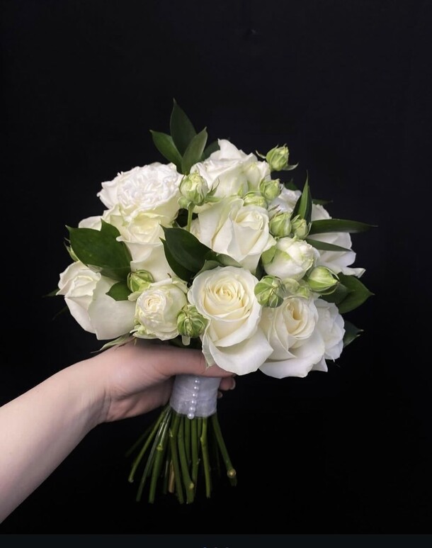 Букет цветов Свадебный букет из розы за 7590₽ с доставкой в Москве от Flowers heaven на Flawery