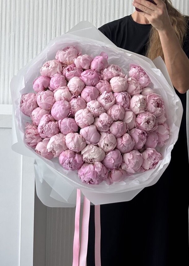 Букет цветов 51 пионы розовые за 44699₽ с доставкой в Москве от Flowers heaven на Flawery