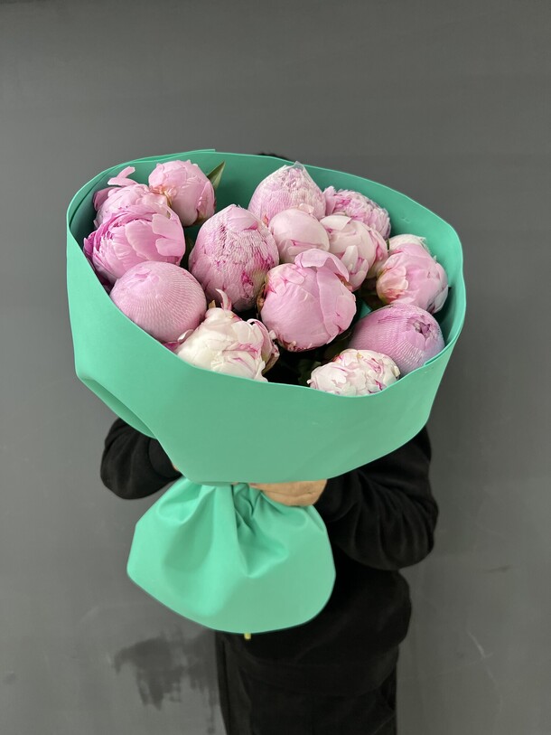 Букет цветов 15 пион сара бернар за 15699₽ с доставкой в Москве от Flowers heaven на Flawery