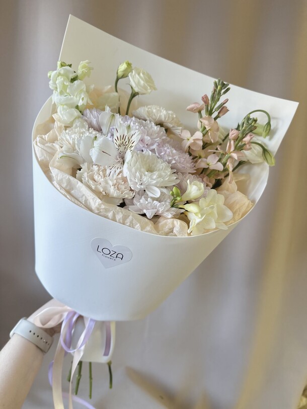 Букет с ароматными цветами за 3150₽ с доставкой в Москве от LOZA flowers на Flawery