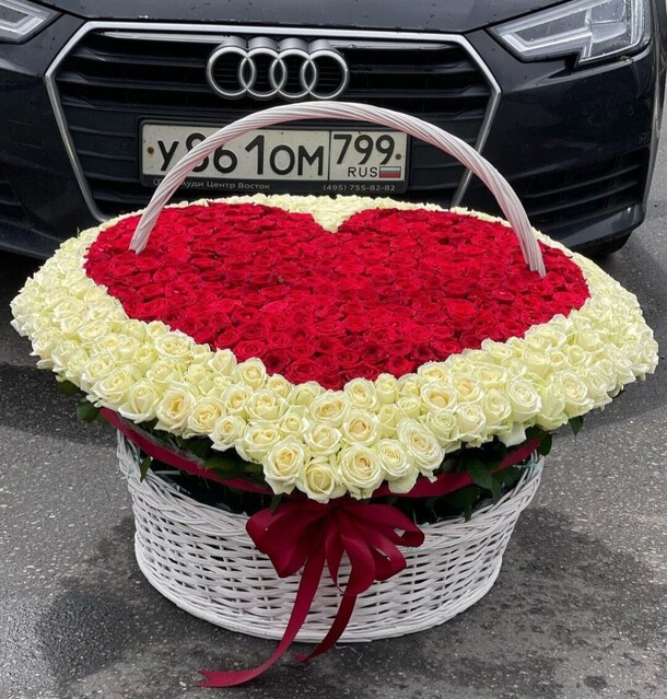 Букет цветов Корзина сердца 💕 501 роза за 360000₽ с доставкой в Москве от Москва&Букеты на Flawery