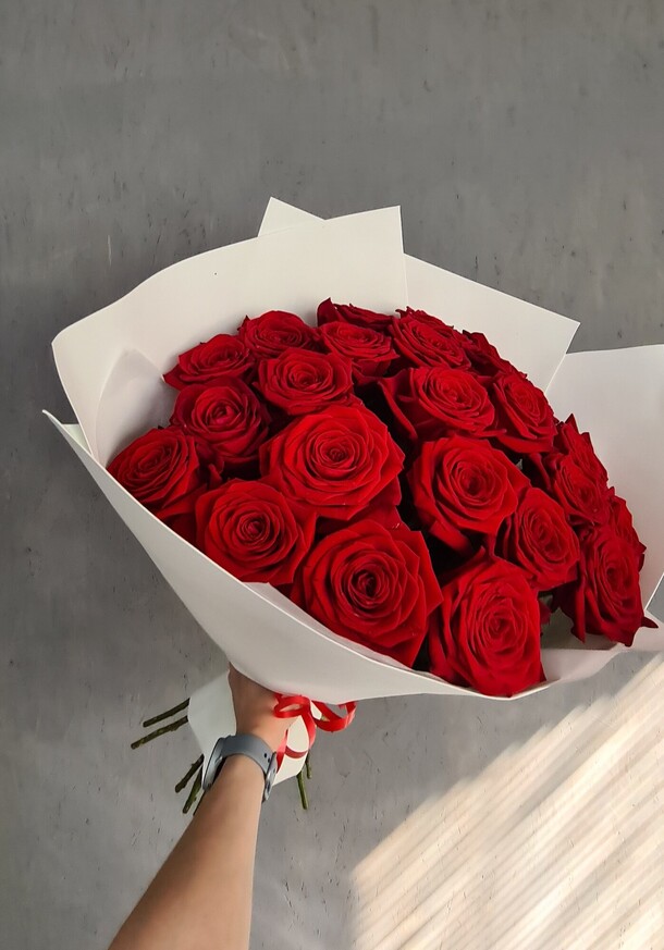 Букет из 21 розы за 9450₽ с доставкой в Москве от Ассоль на Flawery