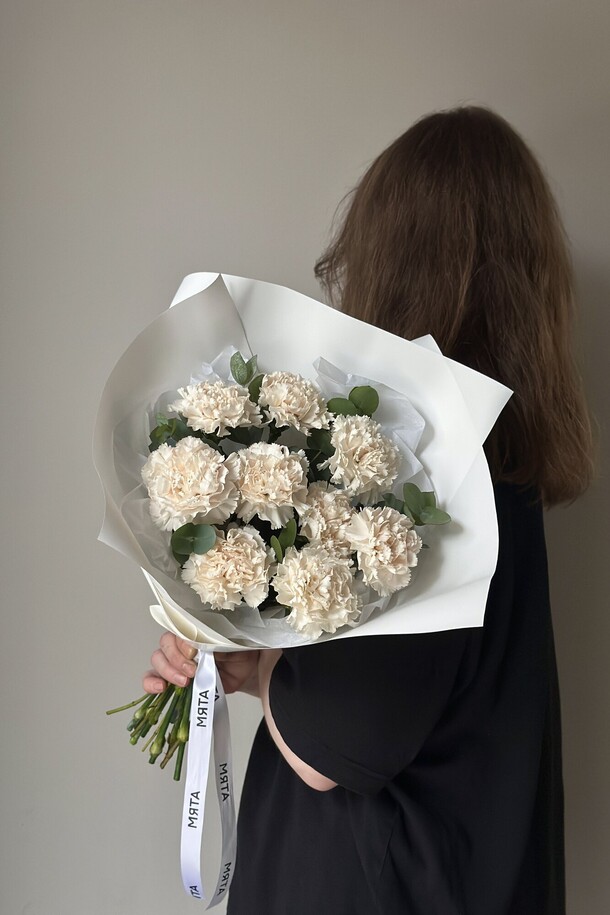 Букет цветов Нежные диантусы за 3250₽ с доставкой в Москве от МЯТА на Flawery