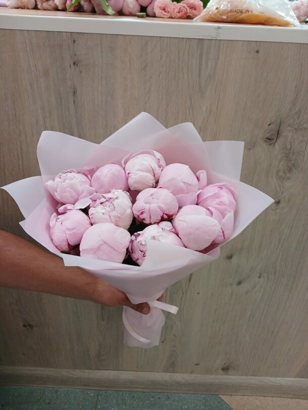 Букет цветов Пион 11 за 10500₽ с доставкой в Москве от Aliya Flowers на Flawery