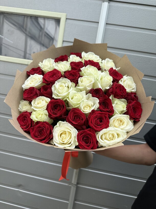 Букет из 41 роз за 16704₽ с доставкой в Москве от Aliya Flowers на Flawery