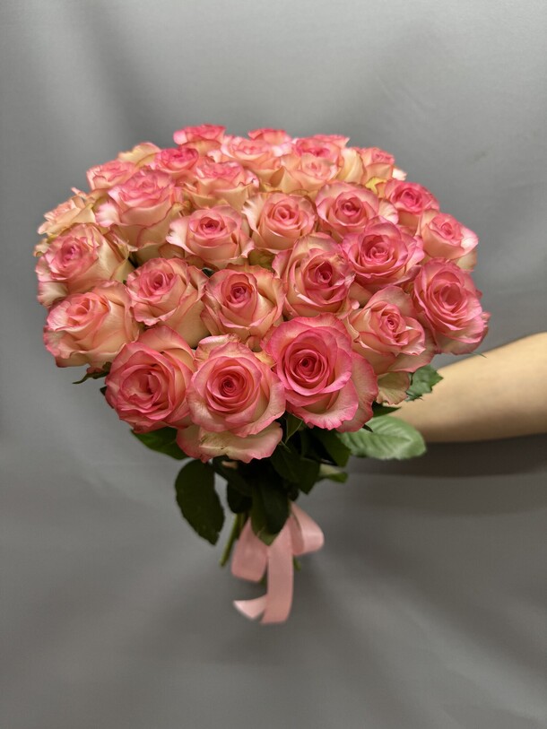 Букет цветов 31 роза за 13483₽ с доставкой в Москве от Aliya Flowers на Flawery