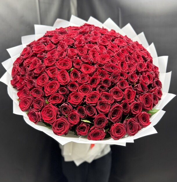 Букет цветов Красные розы 151шт за 57700₽ с доставкой в Москве от Aliya Flowers на Flawery