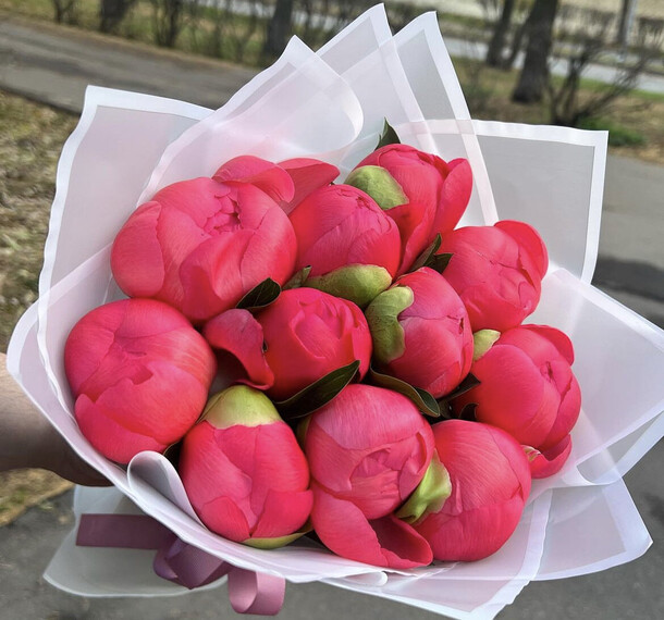Букет цветов 11 кораллов за 14400₽ с доставкой в Москве от Delivery-online.Ru на Flawery