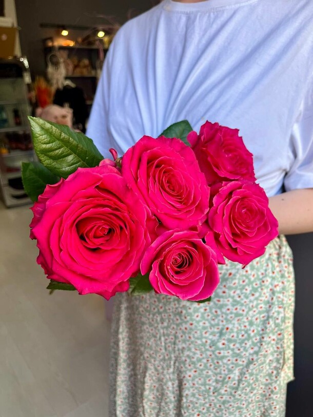 Букет из 5 одноголовых роз за 1700₽ с доставкой в Иваново от FLO coffee@flowers на Flawery