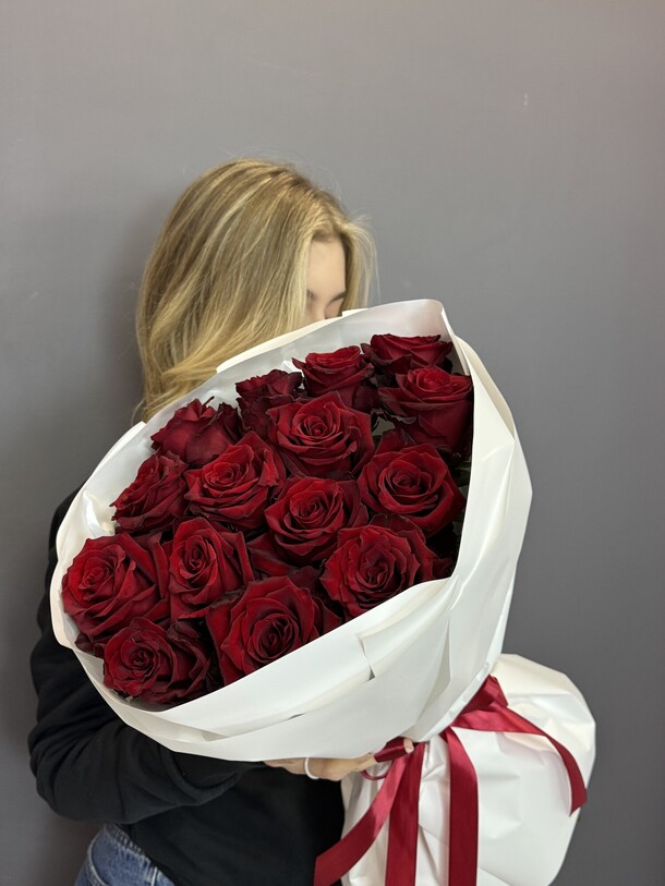 Букет из 15 роз «страсть» за 4875₽ с доставкой в Иваново от FLO coffee@flowers на Flawery