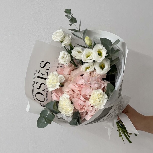 Букет из эустомы и гортензии за 6290₽ с доставкой в Москве от FF STORE на Flawery